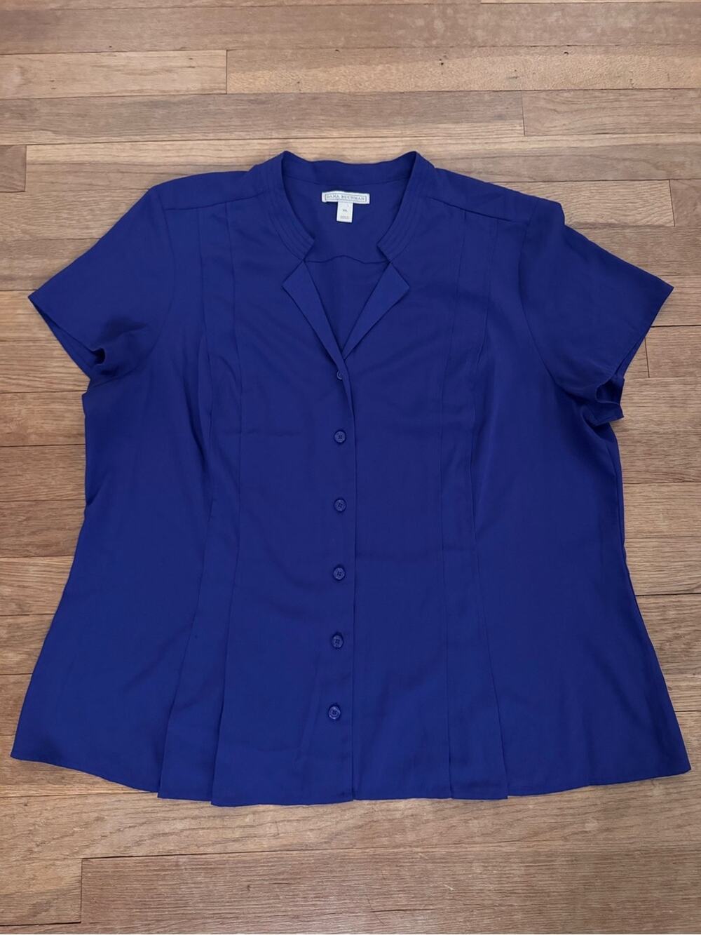 Dana Buchman Women's Purple / Blue V-Neck Short Sleeve Blouse - Size XL
b48